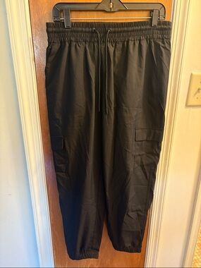 Black Women’s Cargo Jogger Pants - Classic Comfort